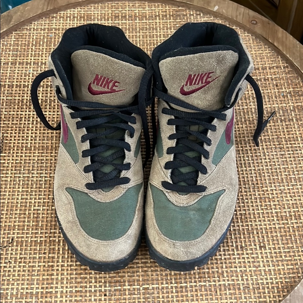 Vintage 90s Nike Hiking Boots (Suede) W 11